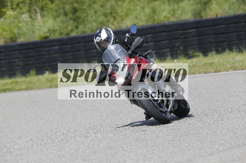 Archiv-2025/09 22.04.2025 Cornu Master School ADR/gruen-vert/33